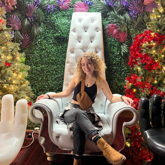 Meet your Posher, Morgan - Picture 3 of 3